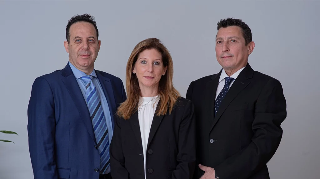 עורכי הדין המשרד של פינקו אלפסי המתמחים בהוצאת דרכון אוסטרי